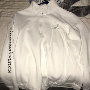 Vineyard vines sweatshirt